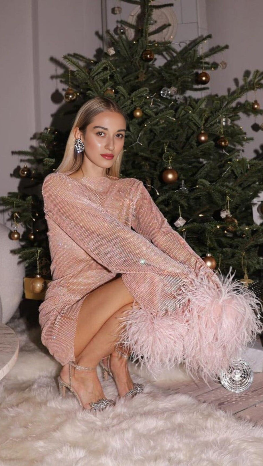 MINI ABITO IN RETE DI PIUME