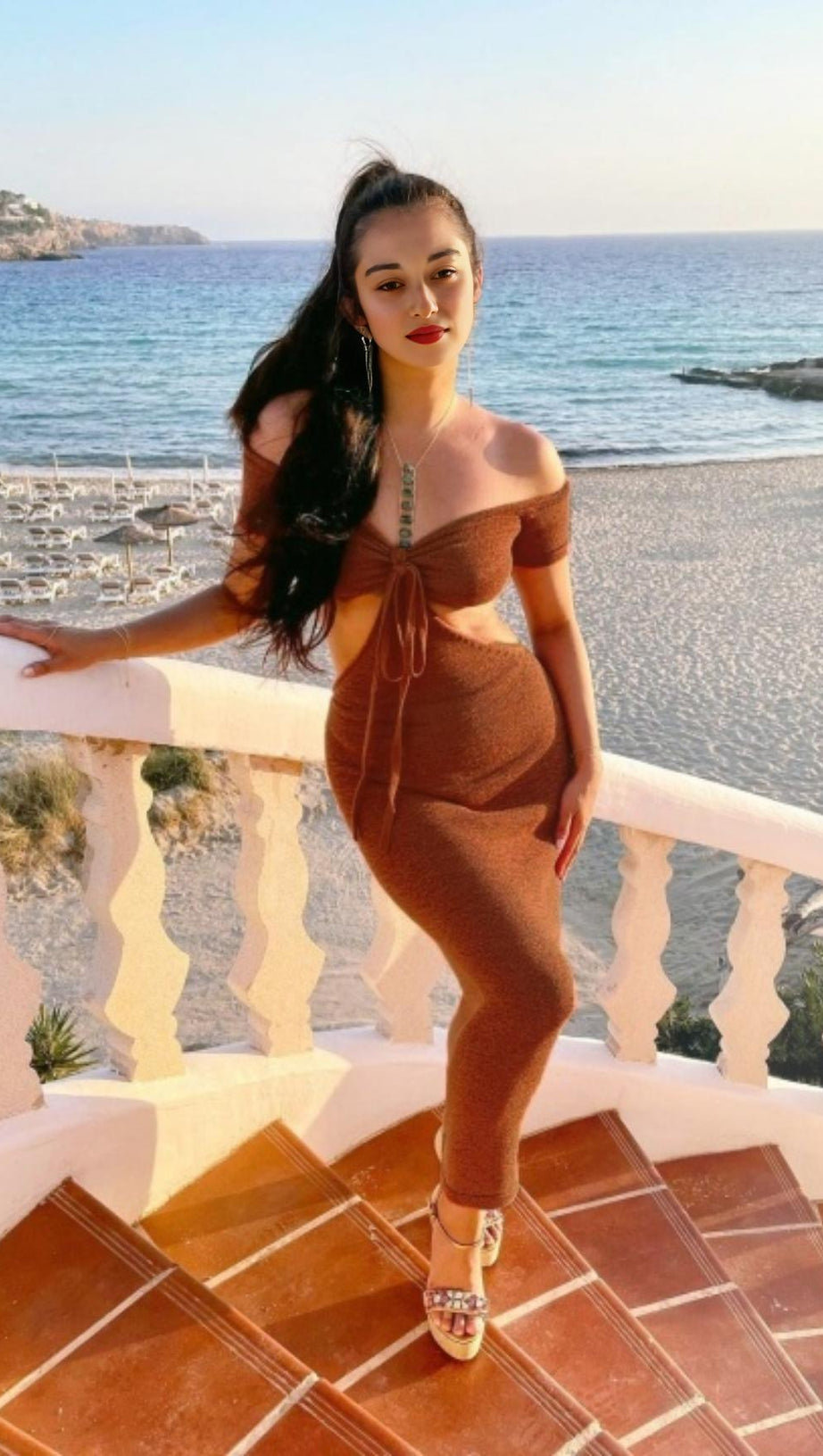 ABITO MIDI CON SCOLLO A V E TAGLIO