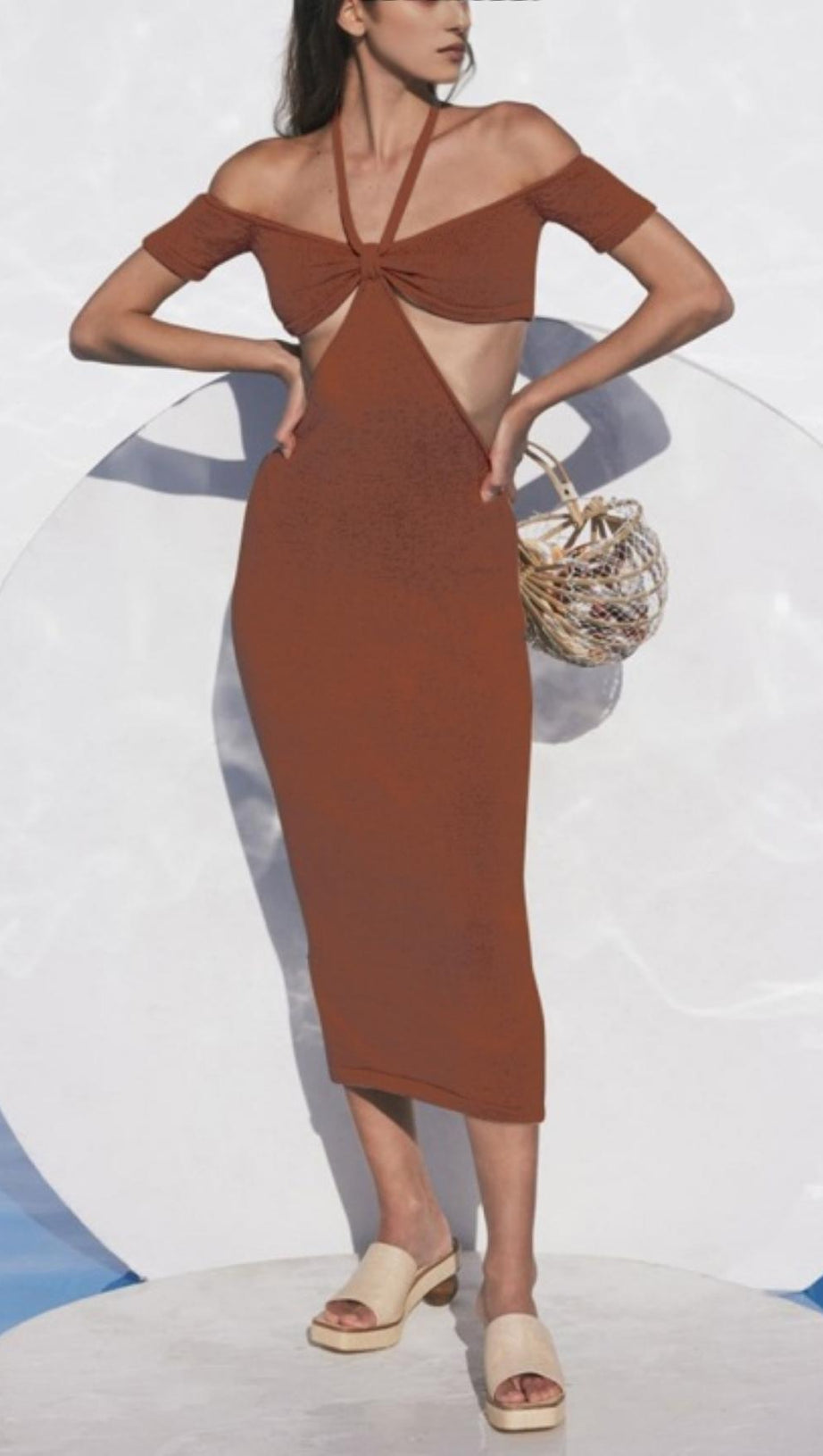 ABITO MIDI CON SCOLLO A V E TAGLIO