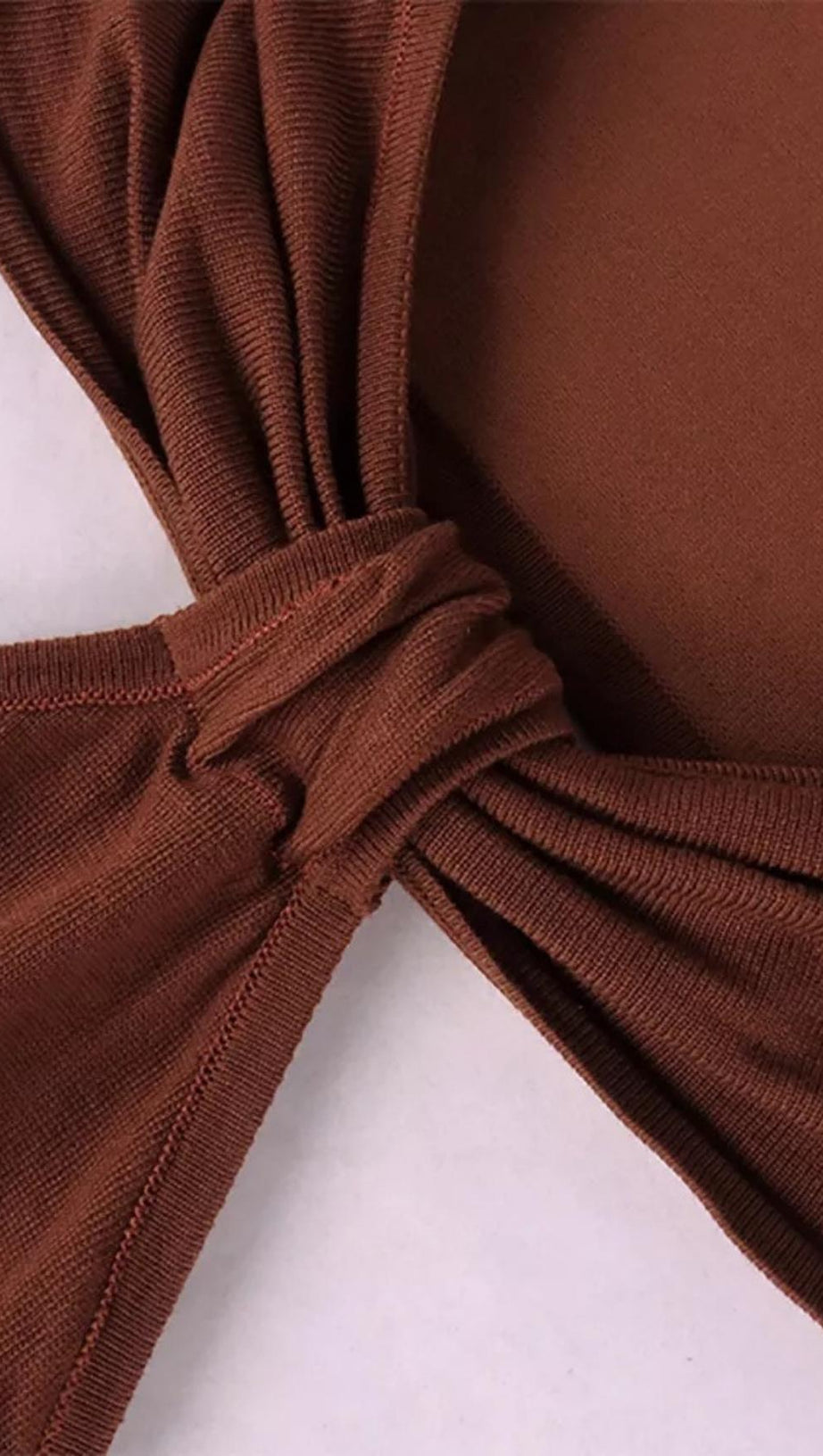 ABITO MIDI CON SCOLLO A V E TAGLIO