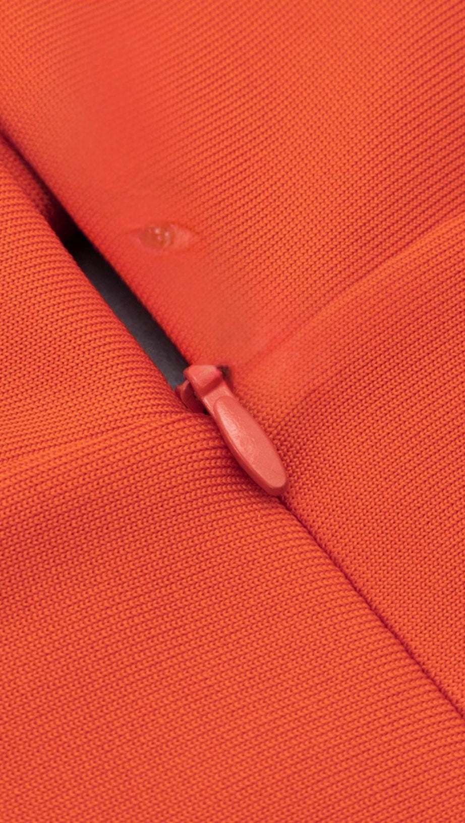 ABITO MIDI A MANICHE LUNGHE CON TAGLIO ROSSO