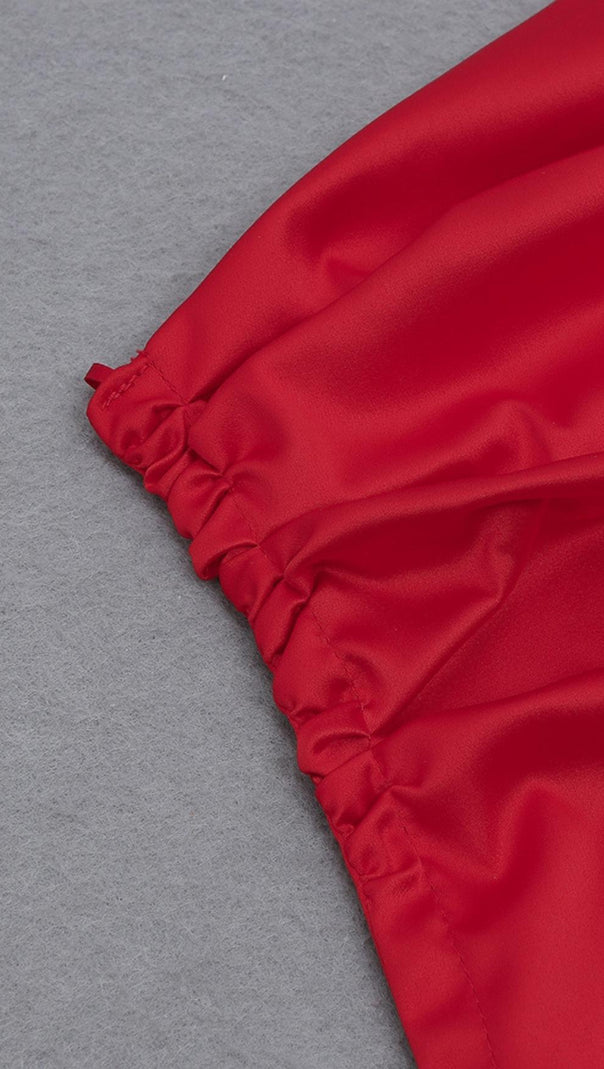 AIIZIE SLEEVELESS RUCHED MIDI DRESS IN RED - product image