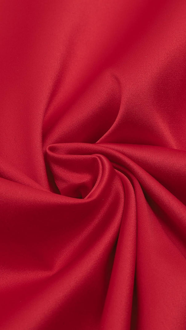 AIIZIE SLEEVELESS RUCHED MIDI DRESS IN RED - product image