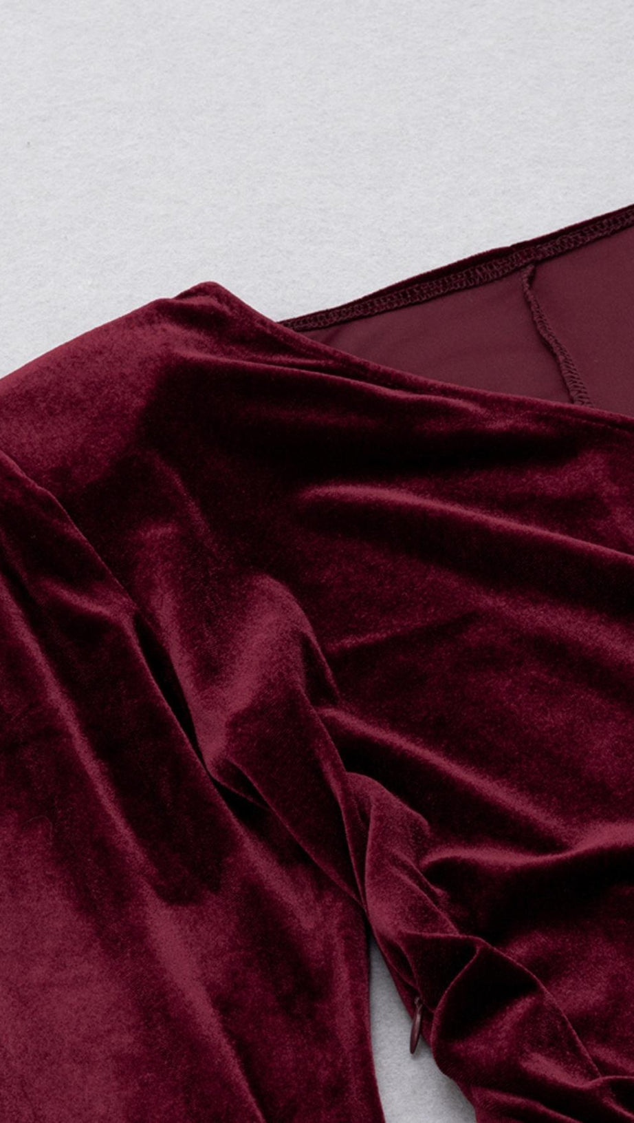 LONG SLEEVES RUCHED MIDI DRESS IN RED