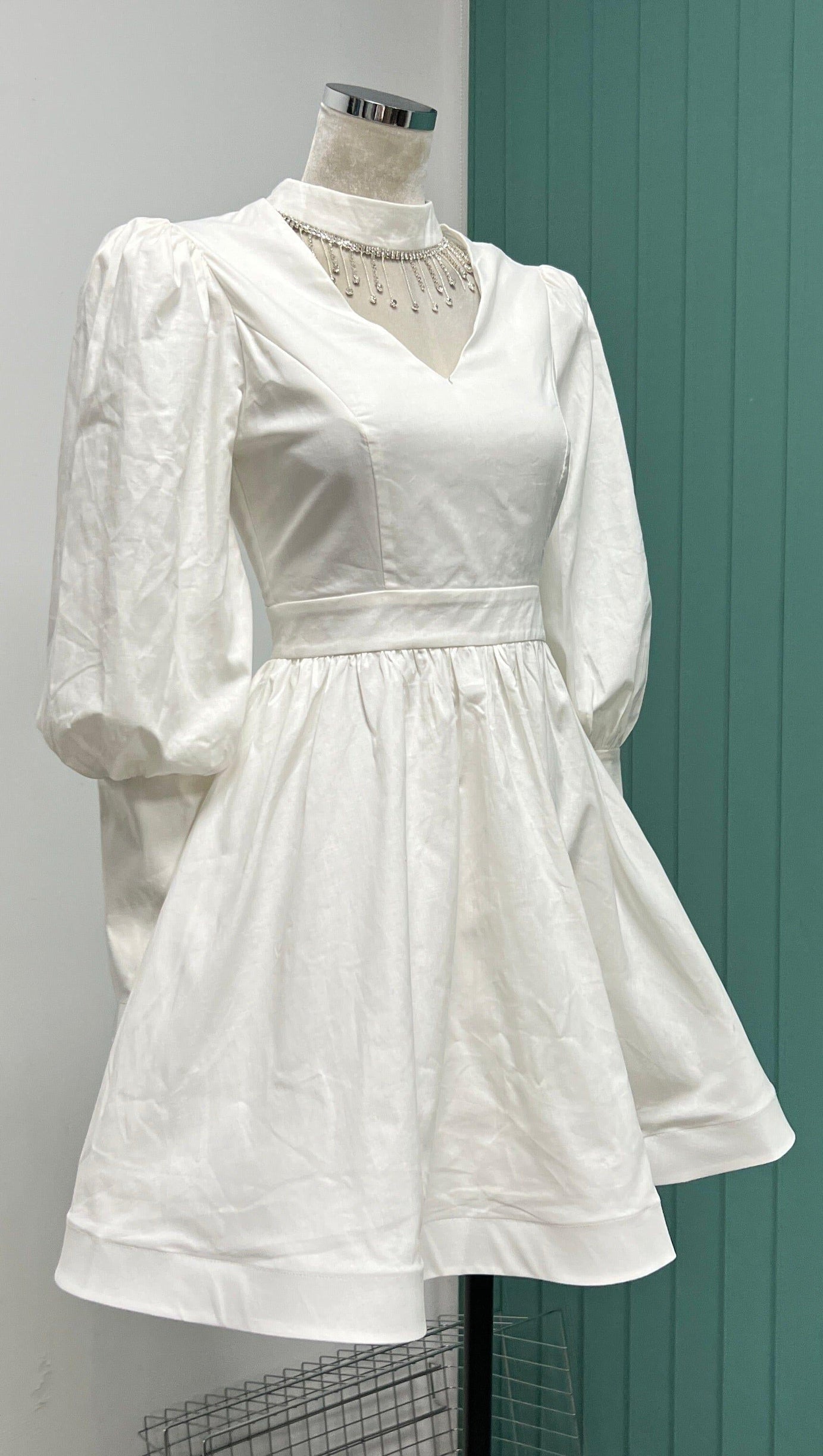 HALTERNECK V-NECK PUFF SLEEVE RHINESTONE FRINGE MINI DRESS