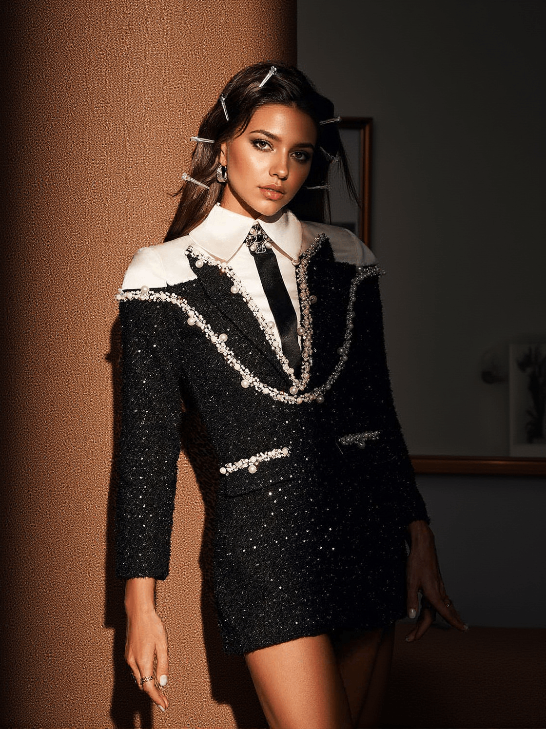 ABITO GALILEA CON COLLETTO DI PAILLETTES DECORATO