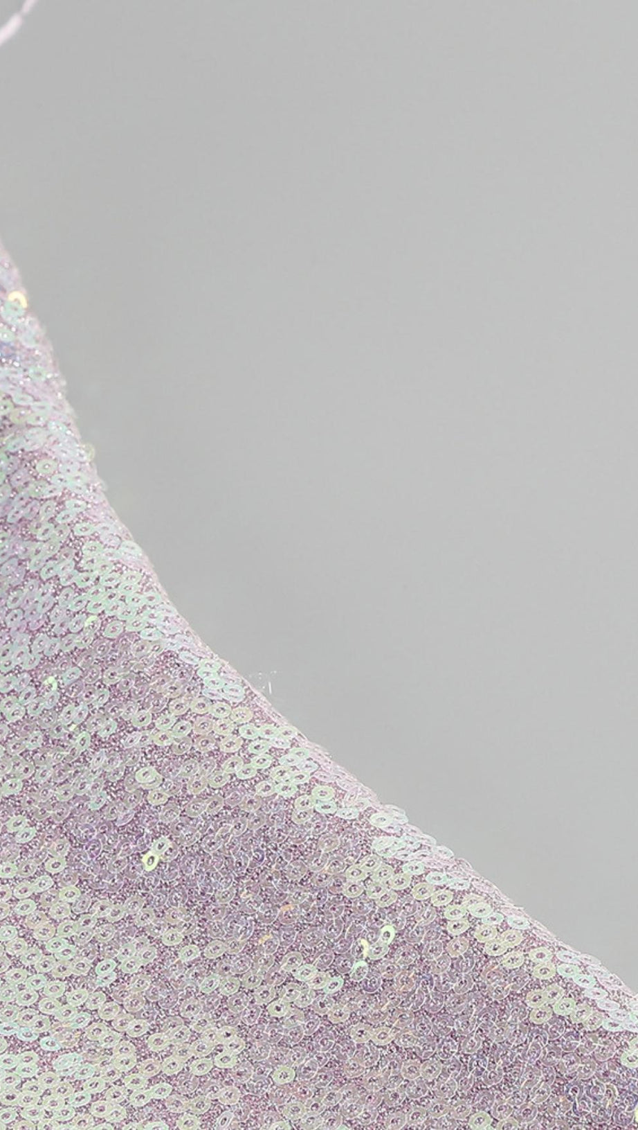 ABITO CORTO MONOSPALLA CON PIUME E PAILLETTES VIOLA