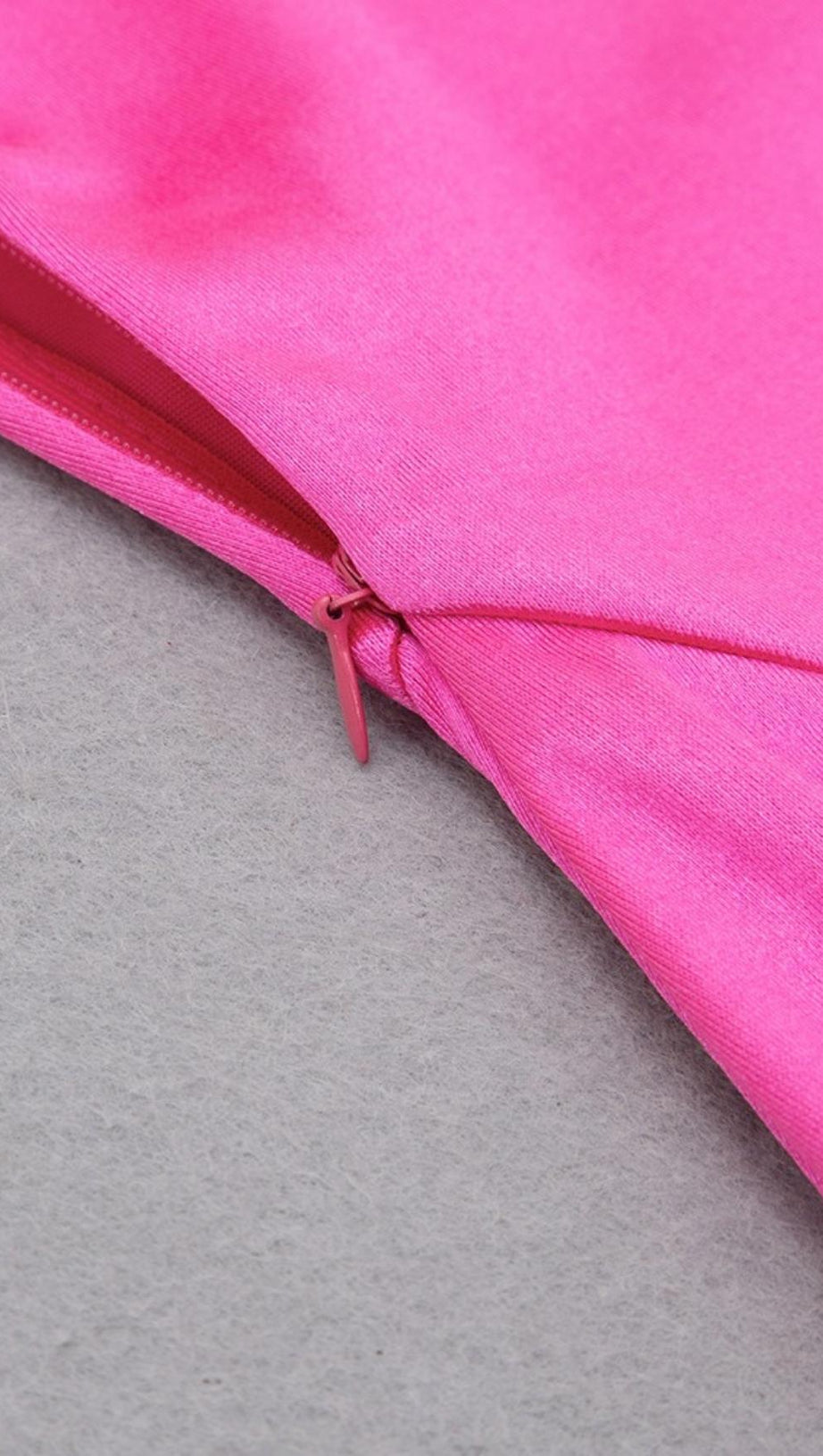 STRAPLESS LONG SLEEVE MIDI DRESS IN ROSE