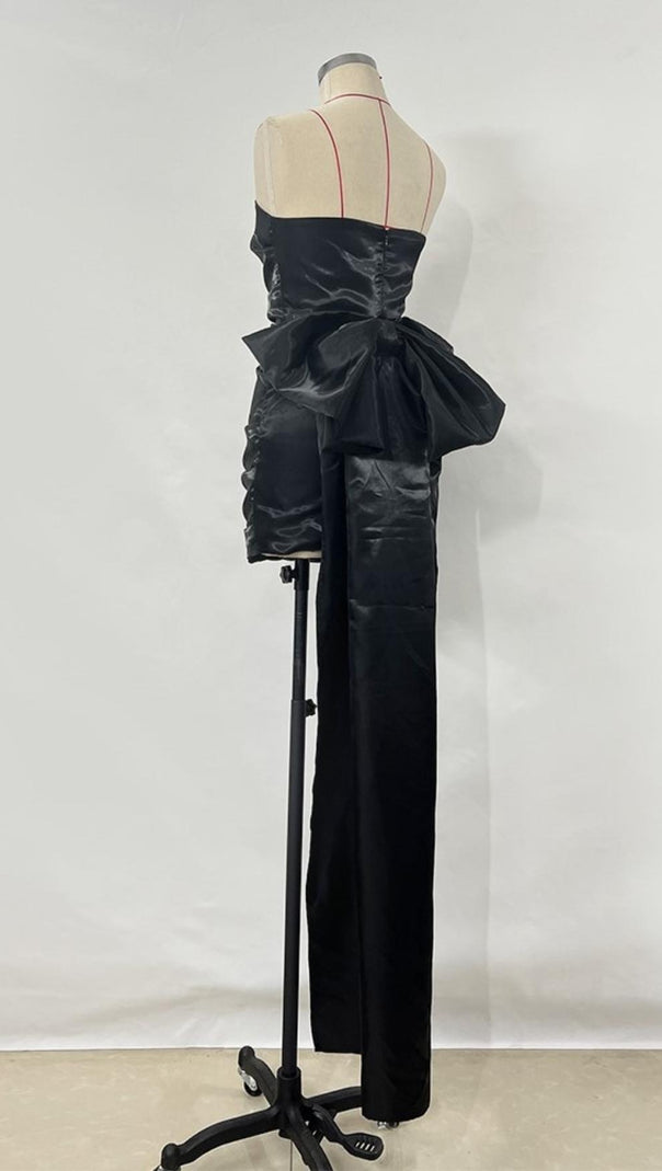 AIIZIE DETACHABLE BOWKNOT MINI DRESS IN BLACK - product image