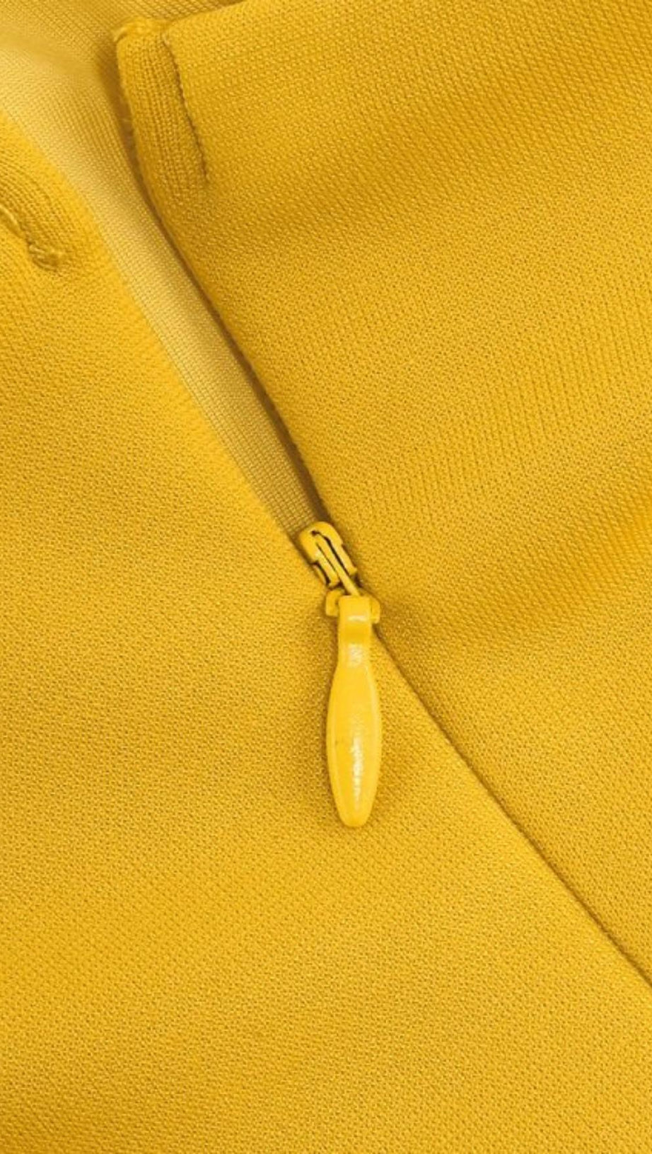 ABITO LUNGO CON CORSETTO SENZA SPALLINE IN GIALLO