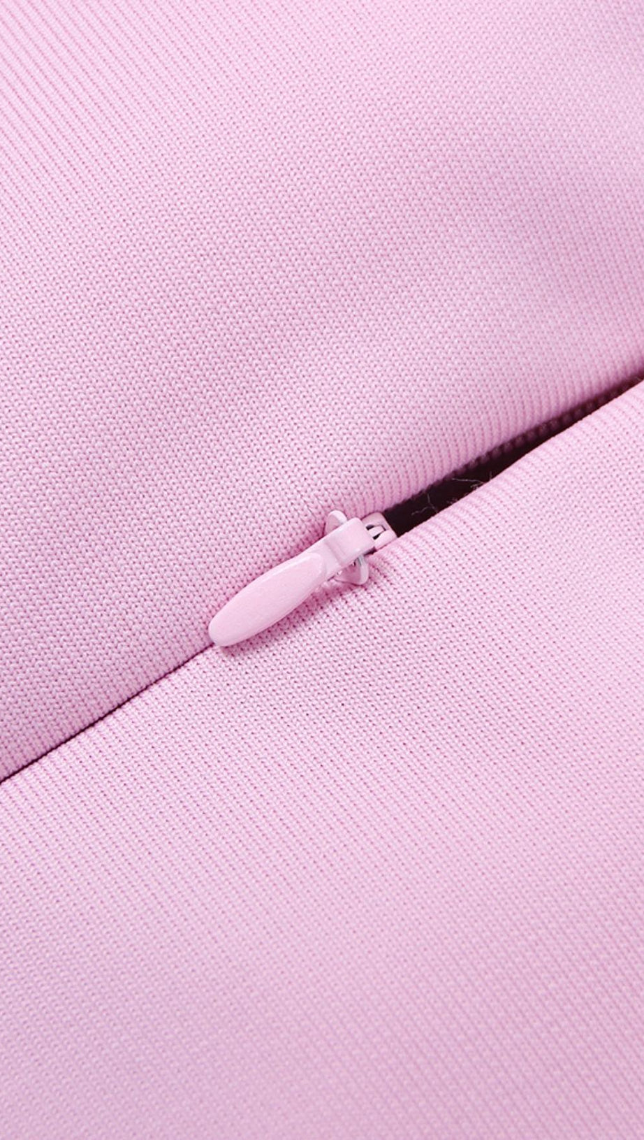 ABITO MIDI A MANICHE LUNGHE CON TAGLIO ROSA