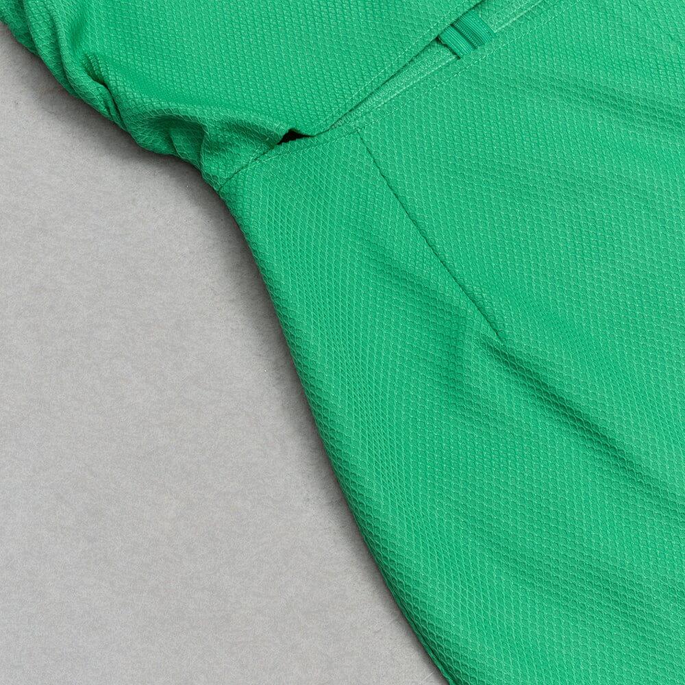 ABITO ALLA MODA VERDE CON SPALLE INCLINATE E CAVOLO