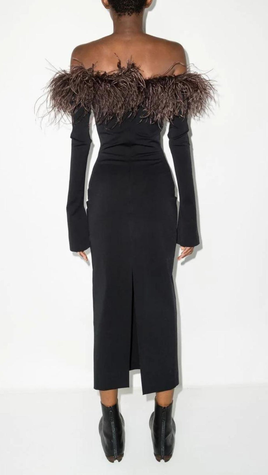 ABITO MIDI CON SPALLE SCOPERTE E PIUME