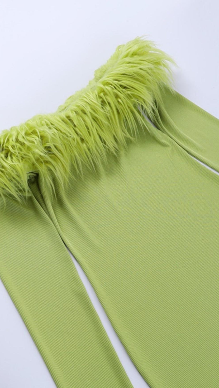 ABITO MIDI CON SPALLE SCOPERTE E PIUME