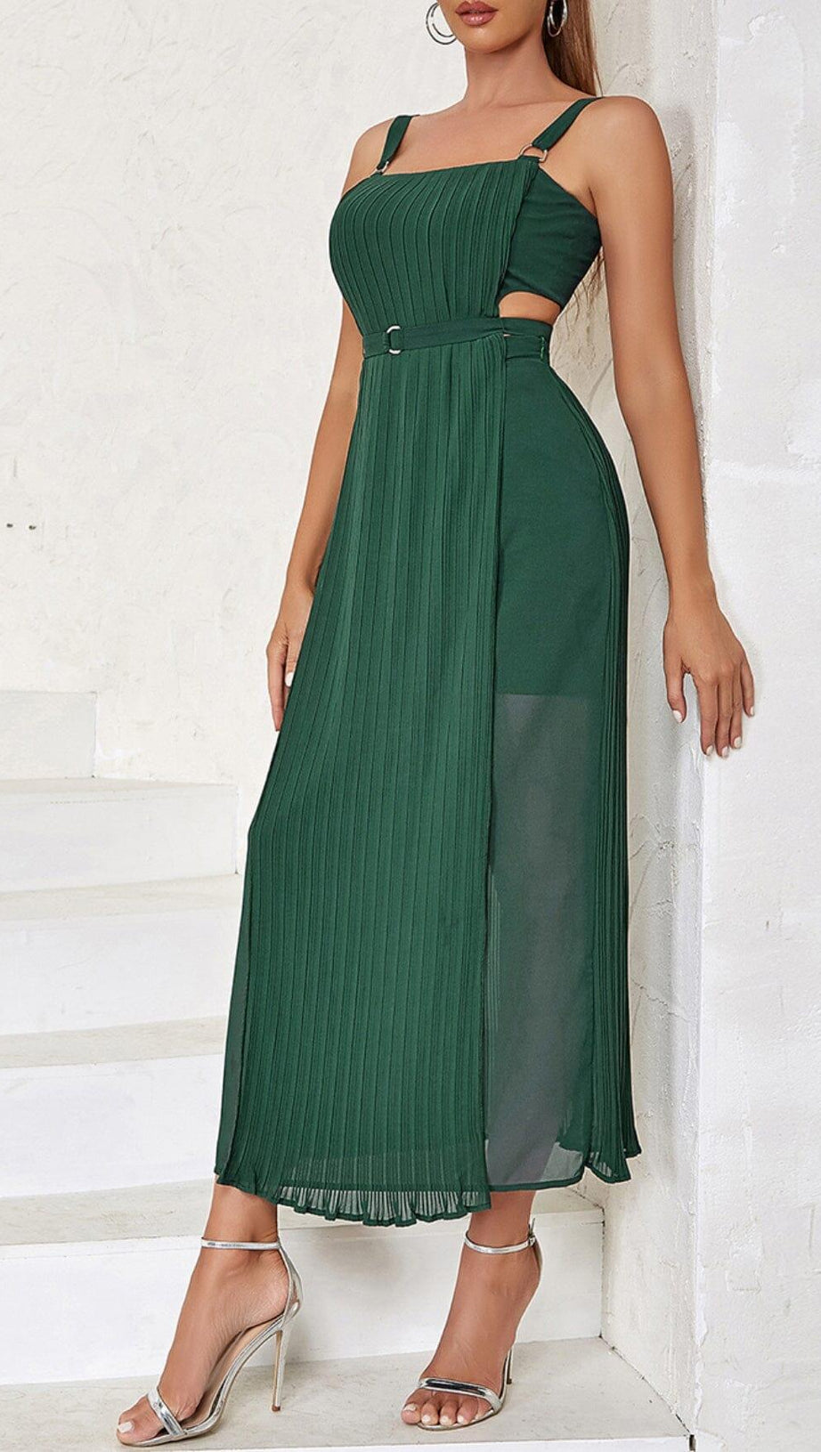 GREEN SLEEVELESS STRAP PLEATED DRESS