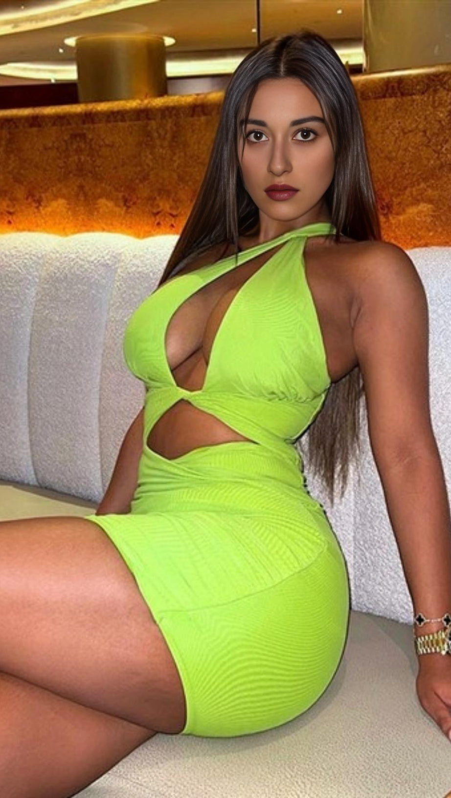 MINIKLEID MIT ONE-SHOULDER-AUSSCHNITT