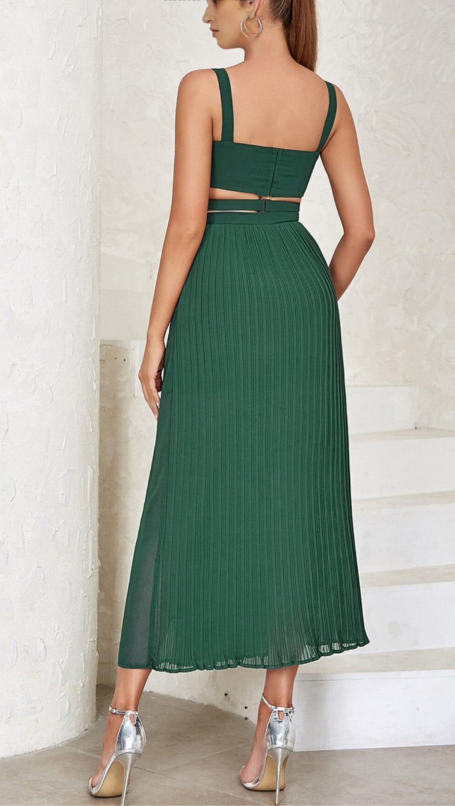 GREEN SLEEVELESS STRAP PLEATED DRESS