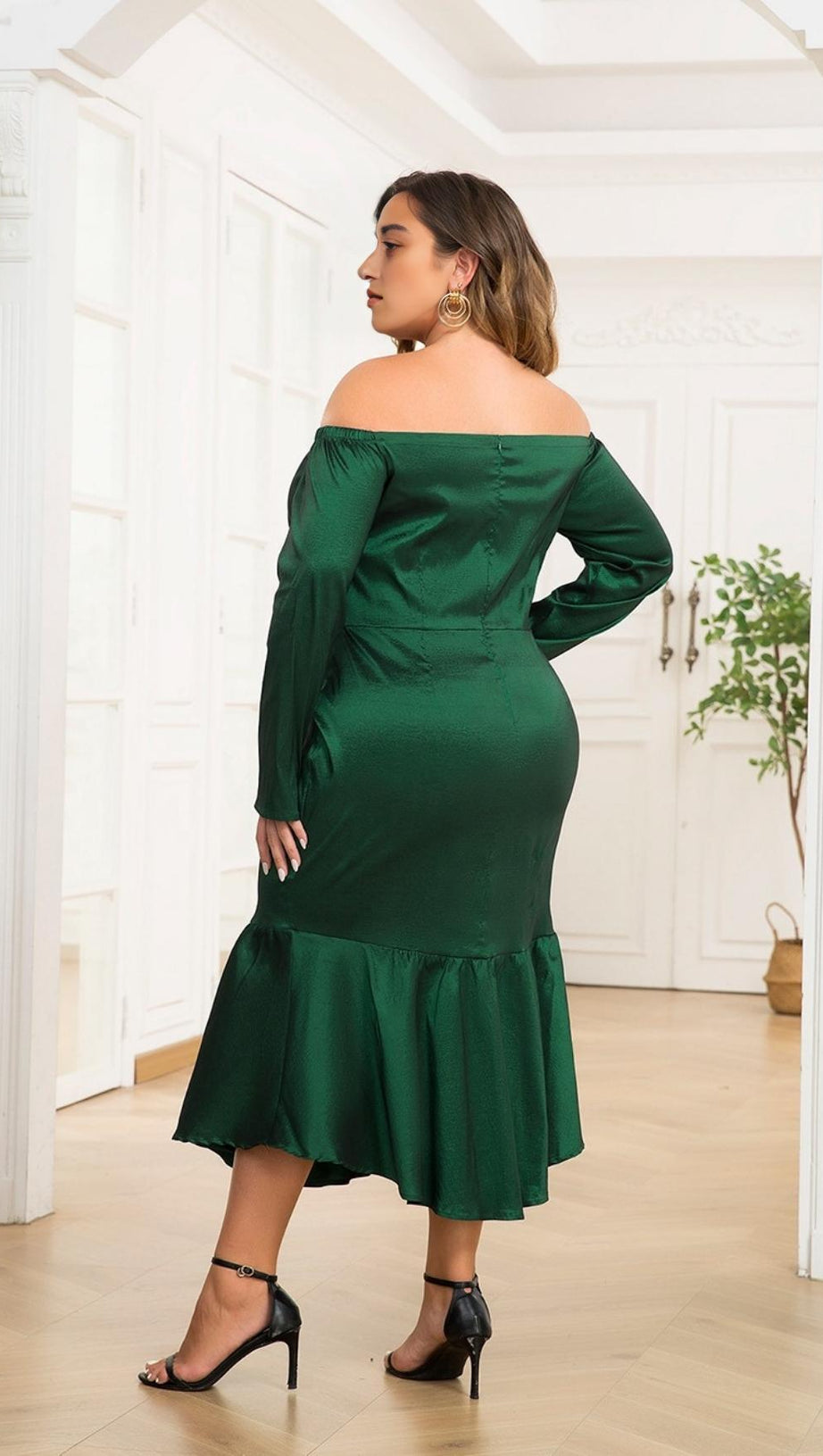 ABITO MIDI CON SPALLE SCOPERTE TAGLIE FORTI