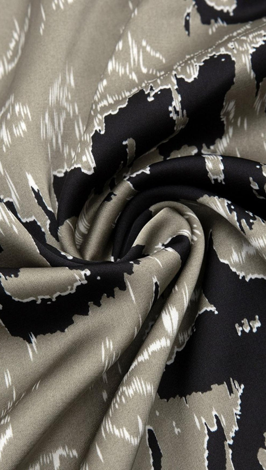 PLUS SIZE RUCHED MAXI DRESS