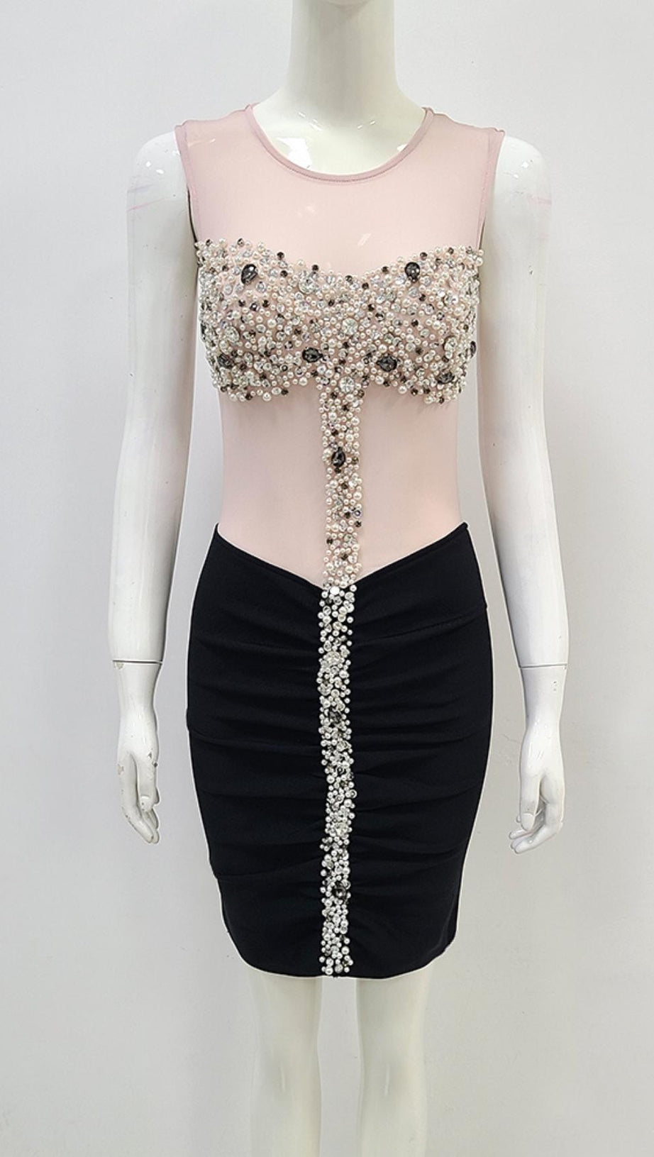 MIDIKLEID MIT SPITZE UND KRISTALL IN SCHWARZ