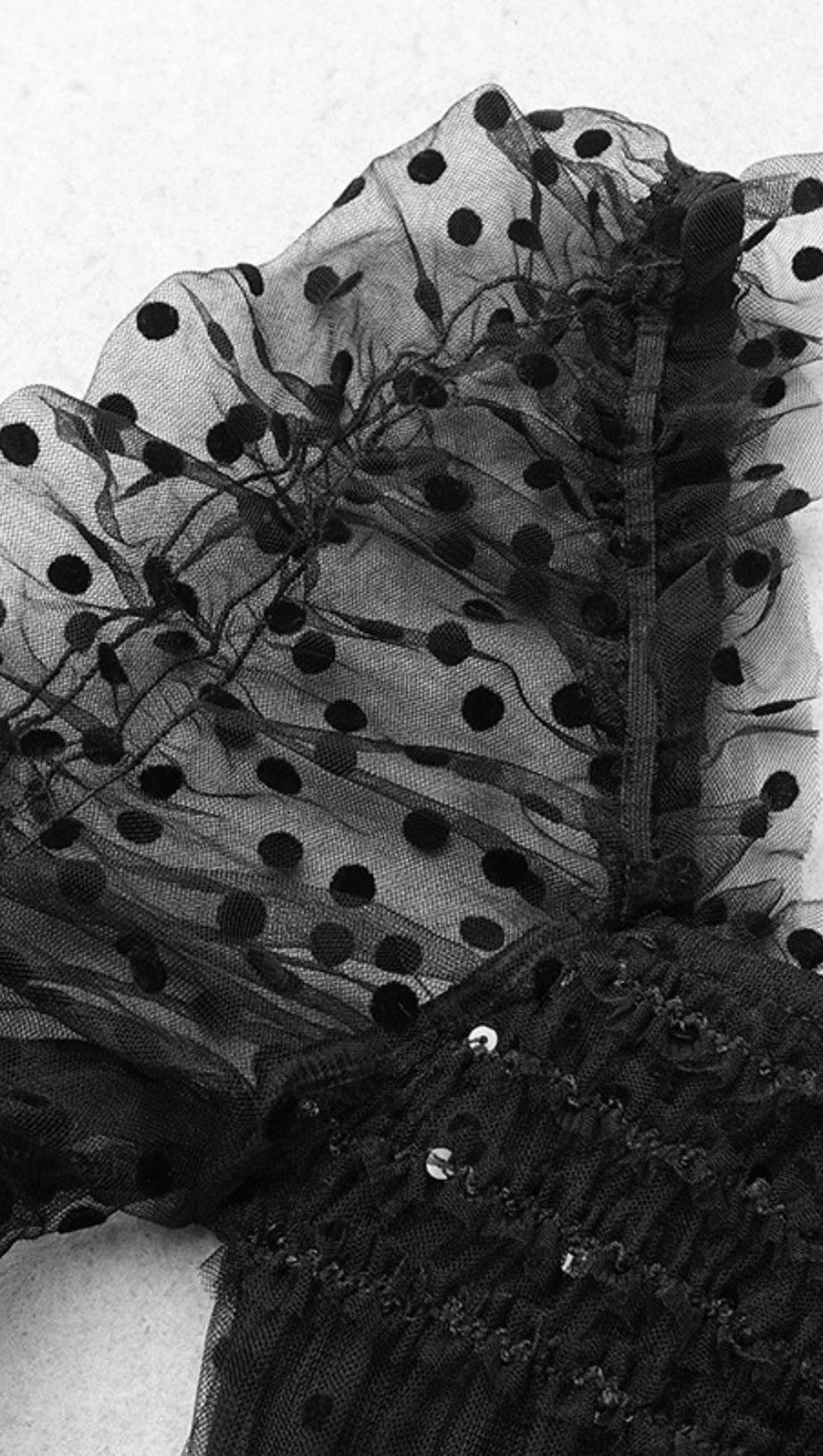 ABITO MIDI IN PIZZO CON SCHIENA SENZA SCHIENA NERO