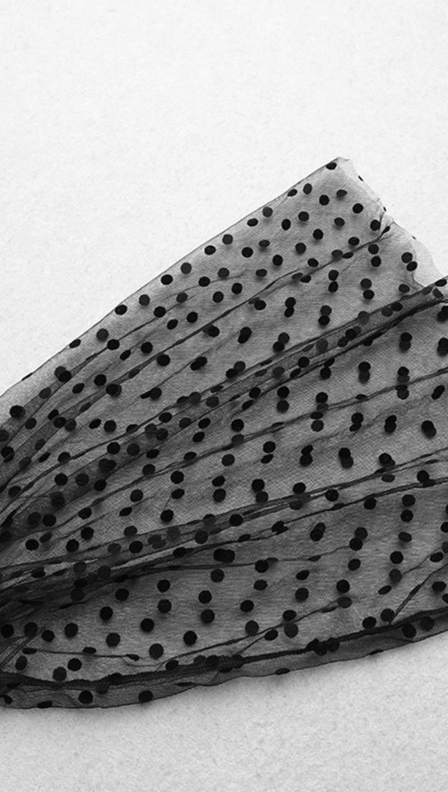 ABITO MIDI IN PIZZO CON SCHIENA SENZA SCHIENA NERO