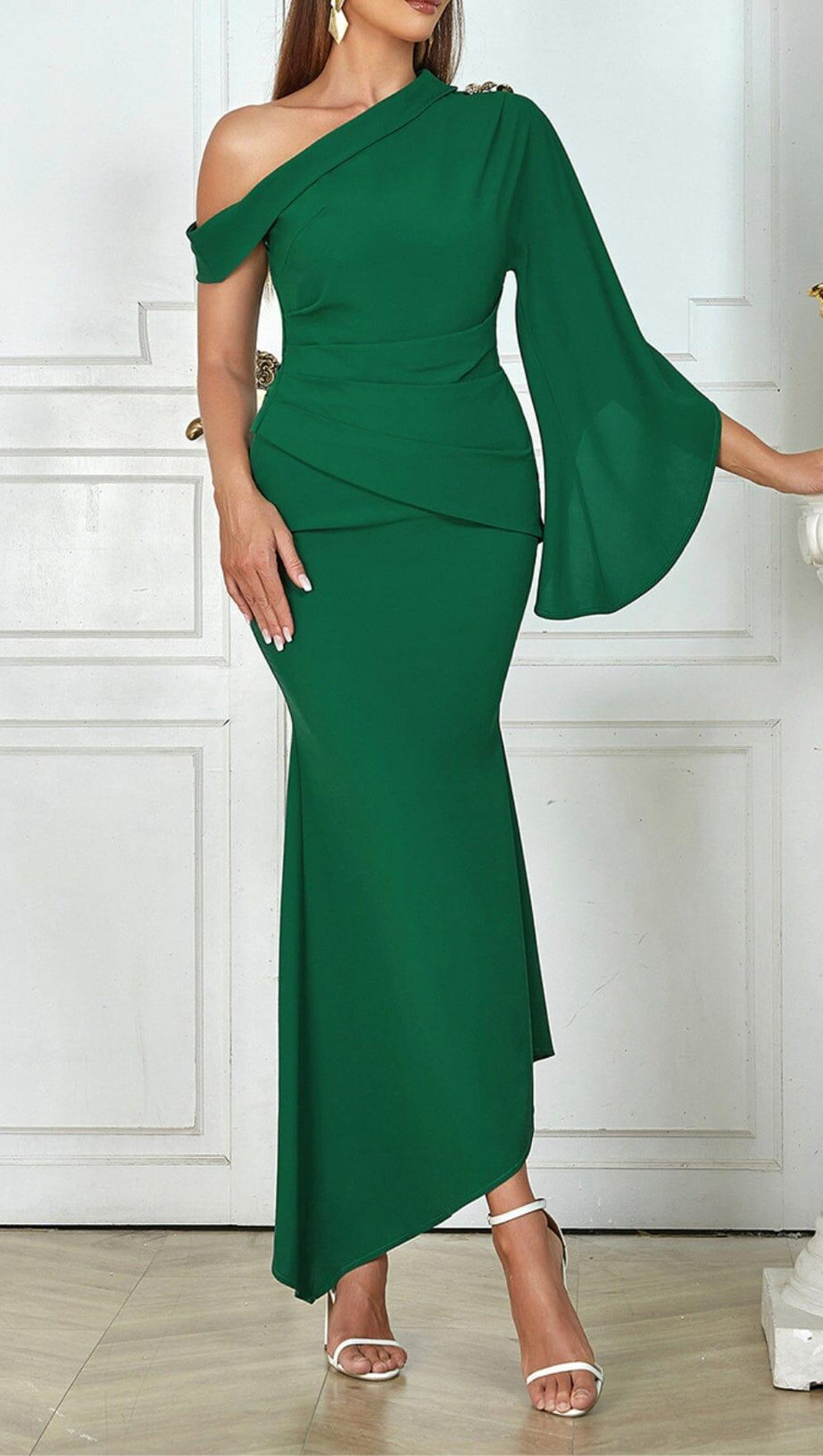 GREEN ONE-SHOULDER FLARED LONG-SLEEVE RUFFLE DRESS