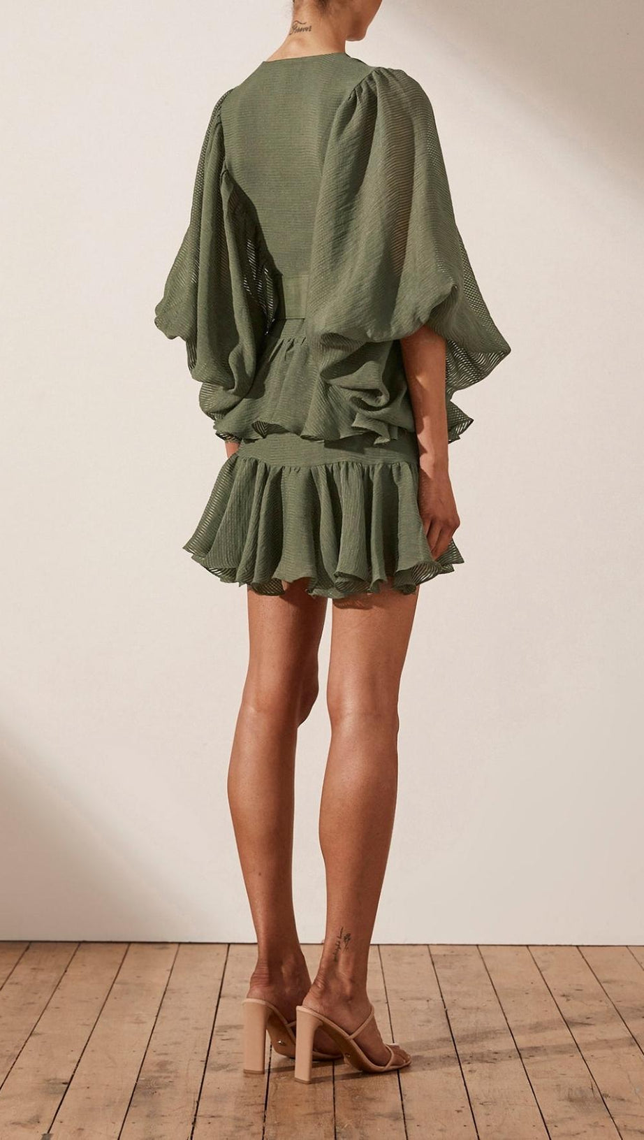 MINI ABITO DRAPPEGGIATO CON SCOLLO AVVOLTO