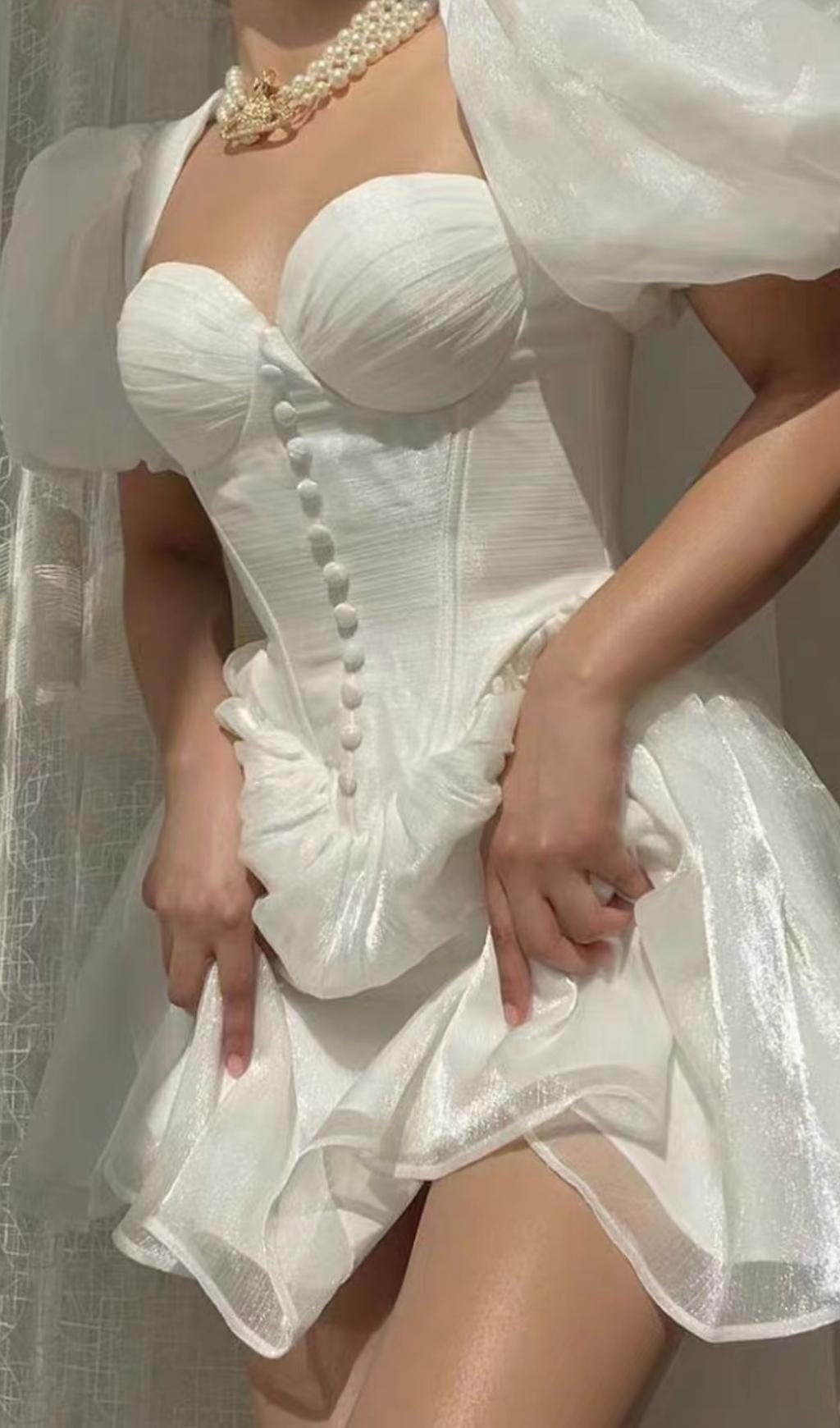 MINI ABITO CON CORSETTO E MANICHE A SBUFFO