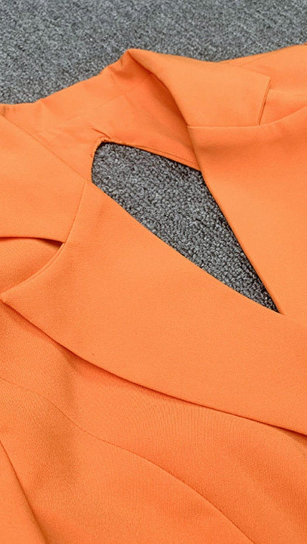 ABITO BLAZER SCOLLATO CON MANICHE IN CRISTALLO E PIUME ARANCIONE QUILLA