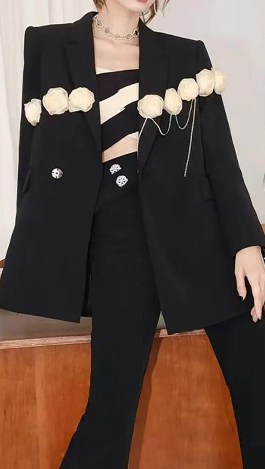 FLOWERS CHAIN BLACK BLAZER
