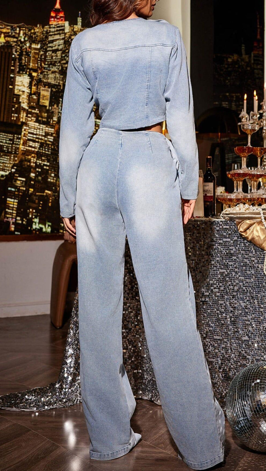 Weite Jeanshose mit Blumenmuster