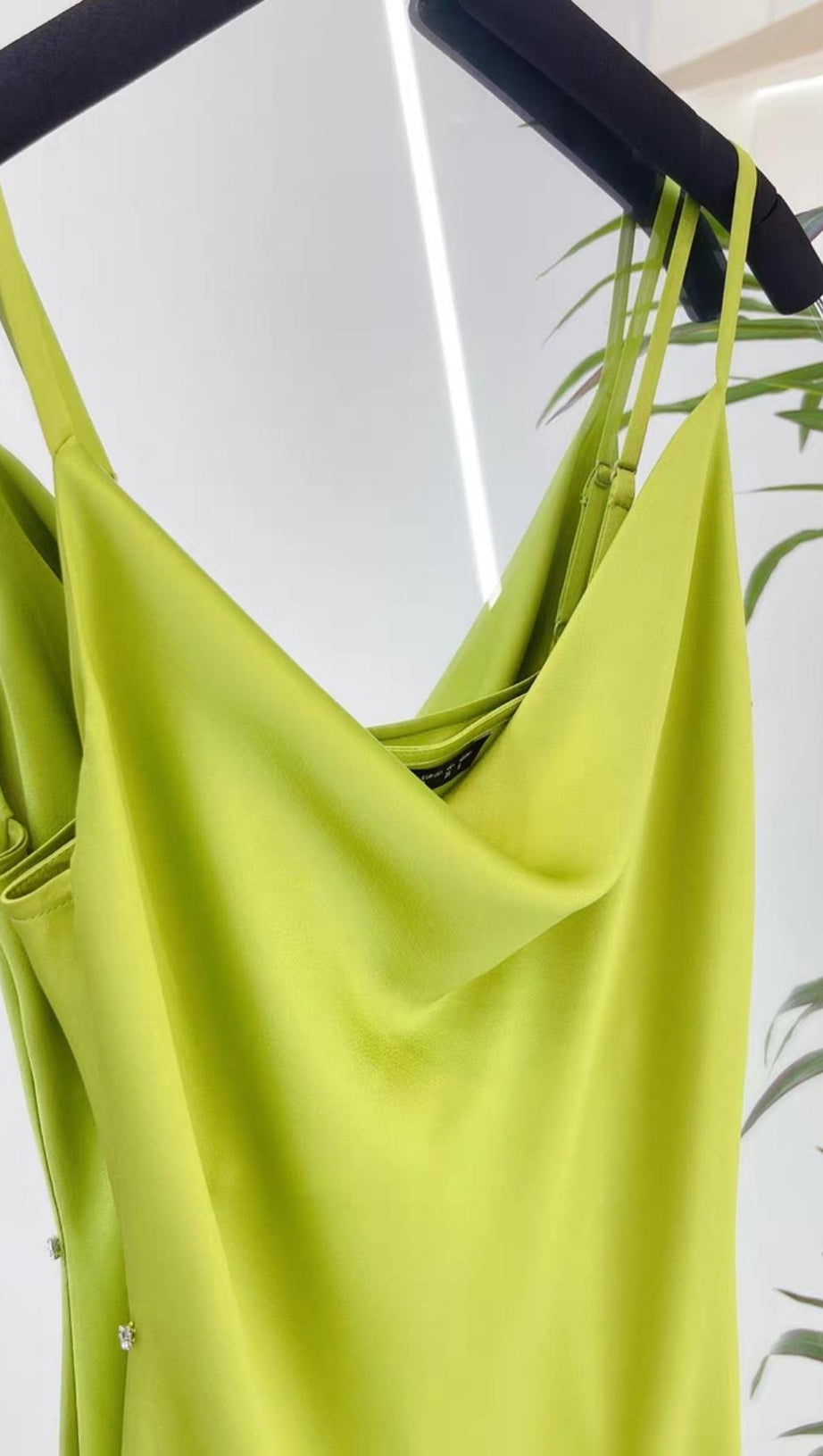 BANDAGE STRAP MIDI DRESS IN AVOCADO