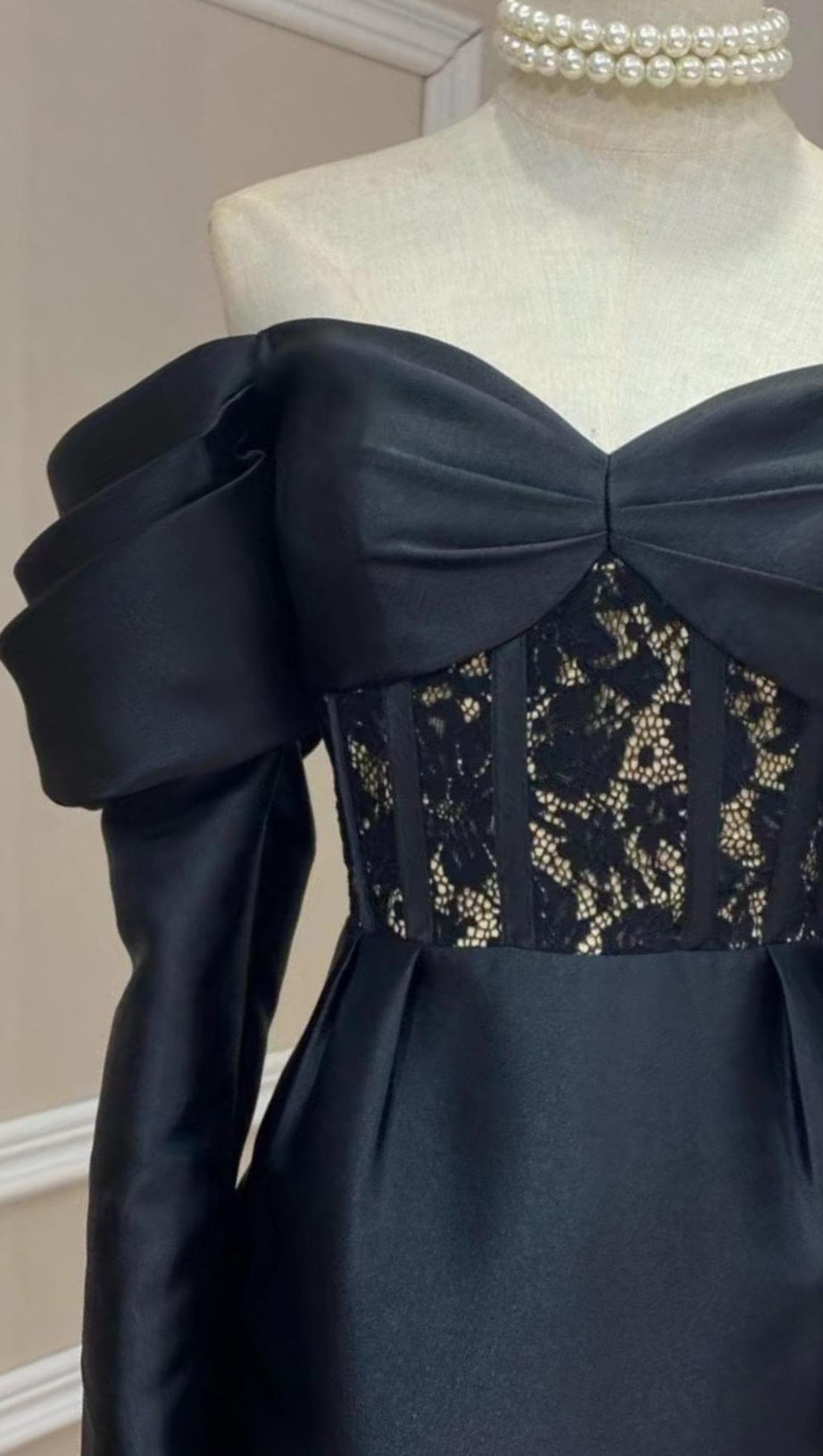 STRAPLESS LACE MIDI DRESS