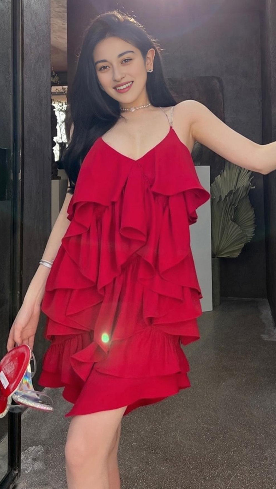 V NECK SLEEVELESS MINI DRESS IN RED