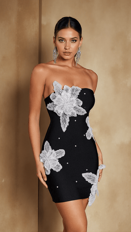 Trägerloses Minikleid „Niall“ mit Blumen- und Perlenverzierung