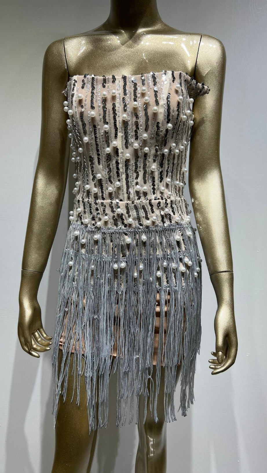 STRAPLESS MIDI DRESS IN WHITE