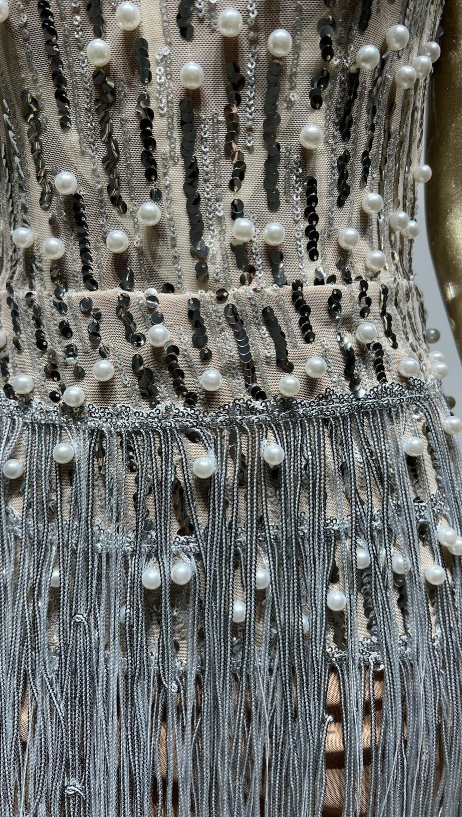 STRAPLESS MIDI DRESS IN WHITE