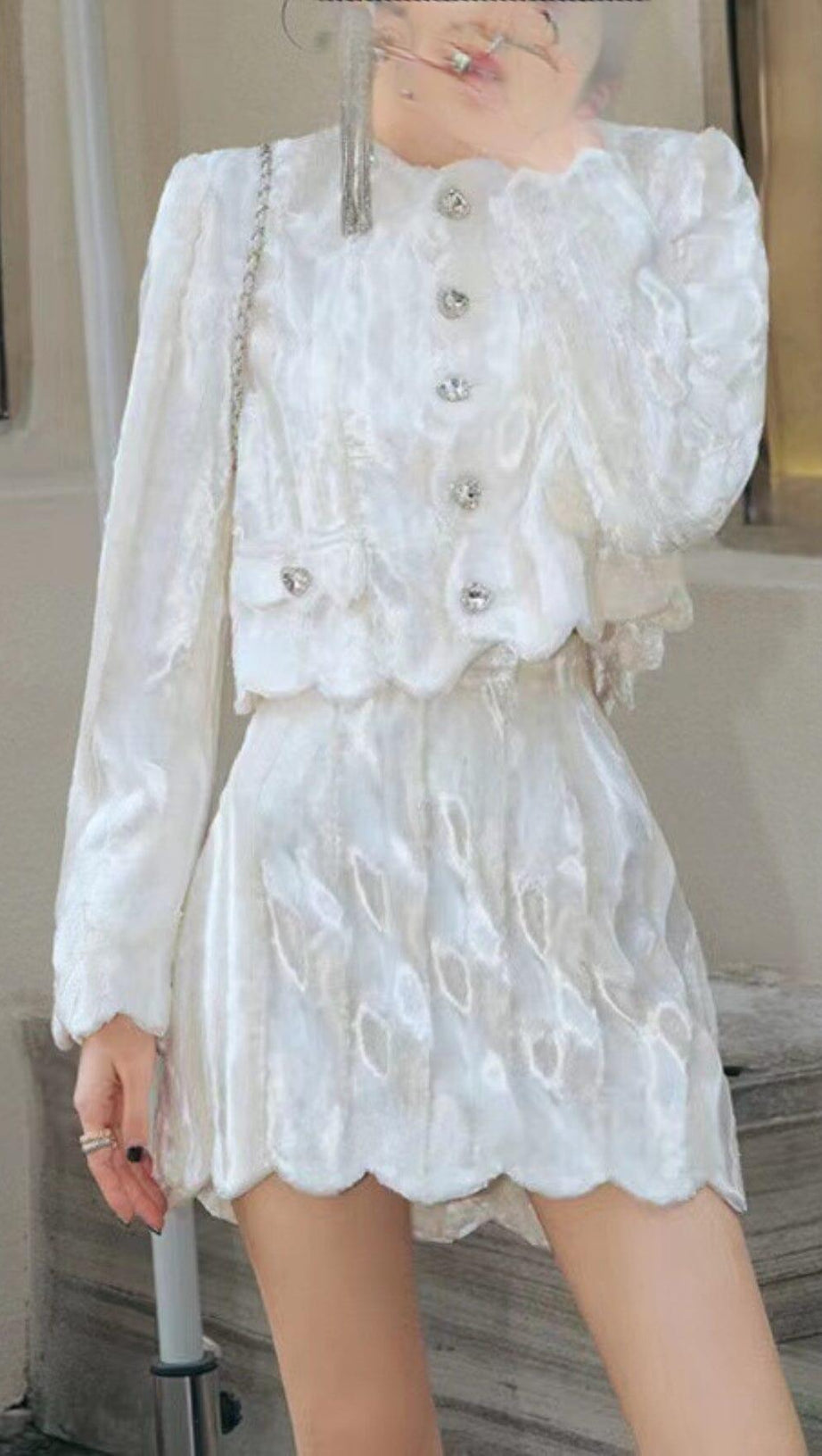 COMPLETO MINI DUE PEZZI IN VELLUTO CON FIBBIA IN STRASS E DIAMANTI