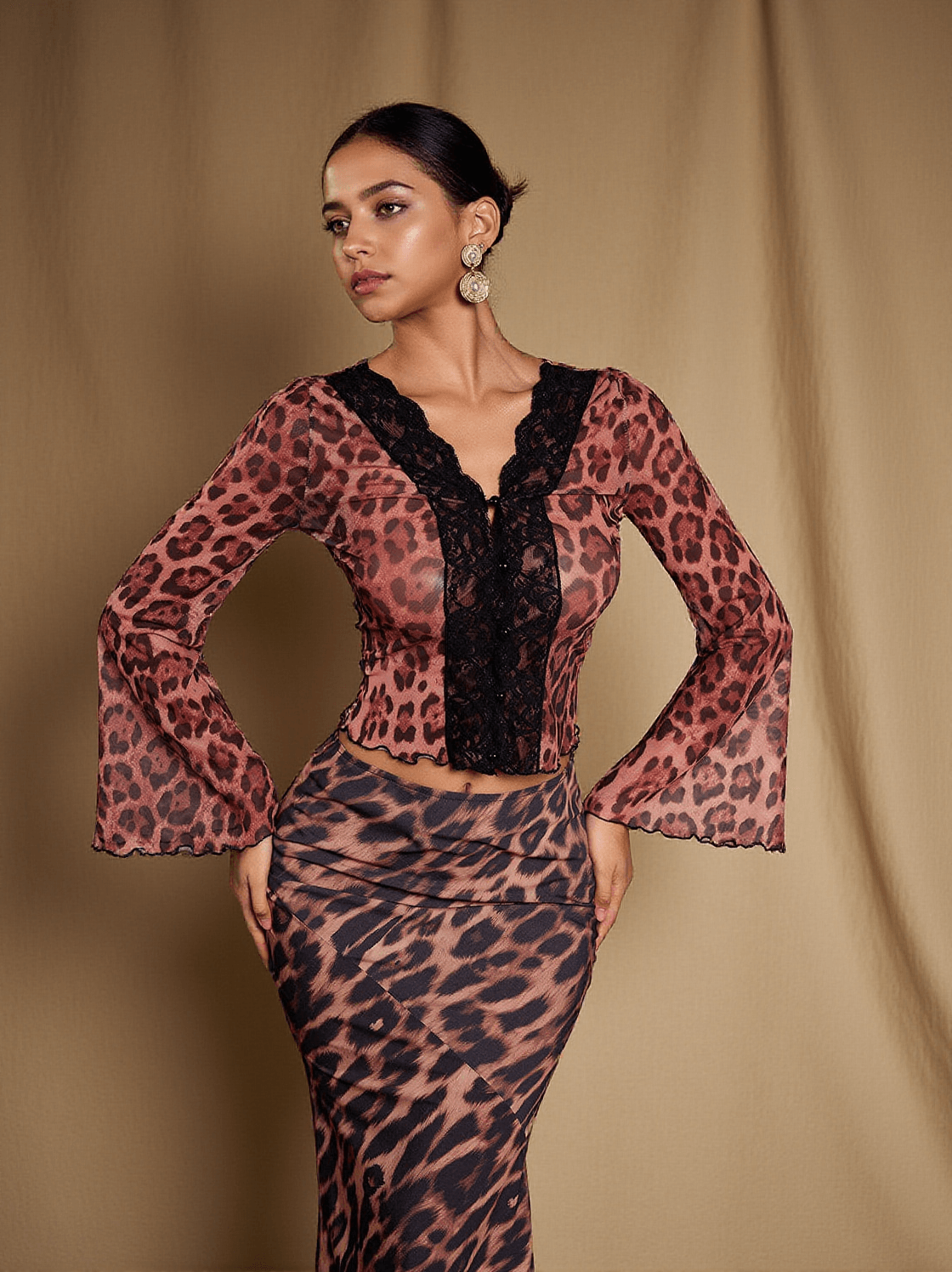 ELESTREN FLOUNCE SLEEVE LEOPARD TOP