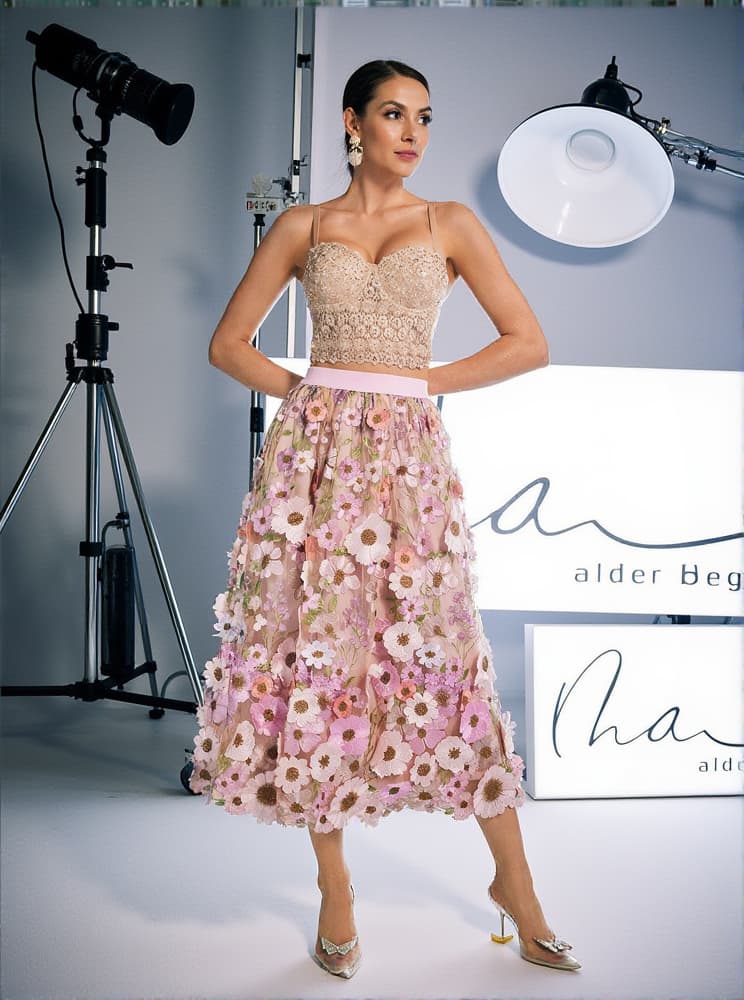 AIIZIE AMORY FLOWER EMBROIDERED SKIRT IN PINK - product image