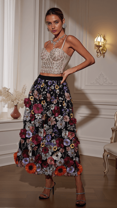 AMORY FLOWER EMBROIDERED SKIRT IN BLACK