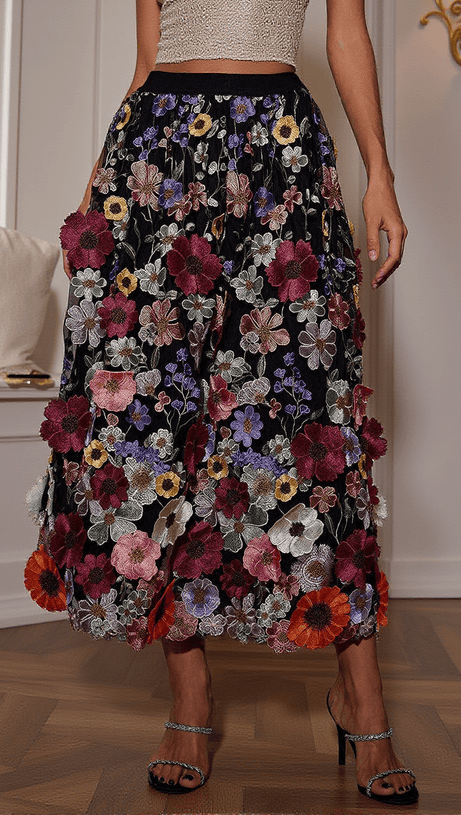 AMORY FLOWER EMBROIDERED SKIRT IN BLACK