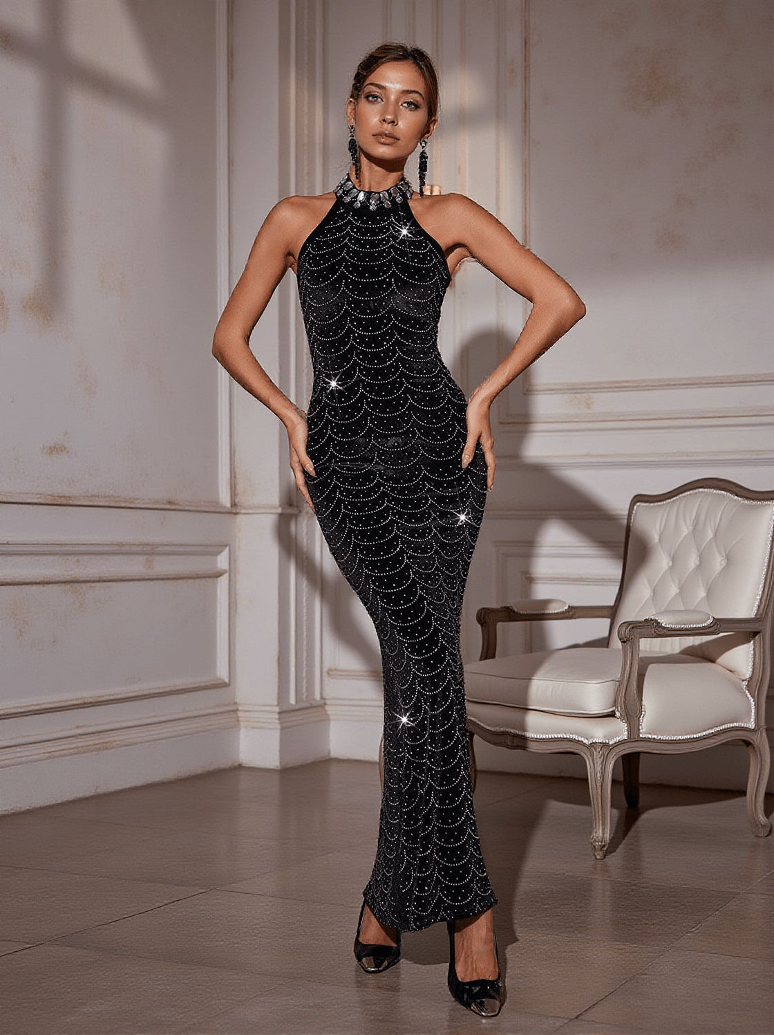 ABITO LUNGO IN VELLUTO CON CRISTALLI E SCOLLO AL COLLO SUNITA