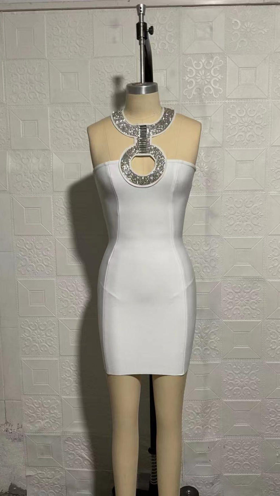 STRAPLESS MINI DRESS IN BLACK