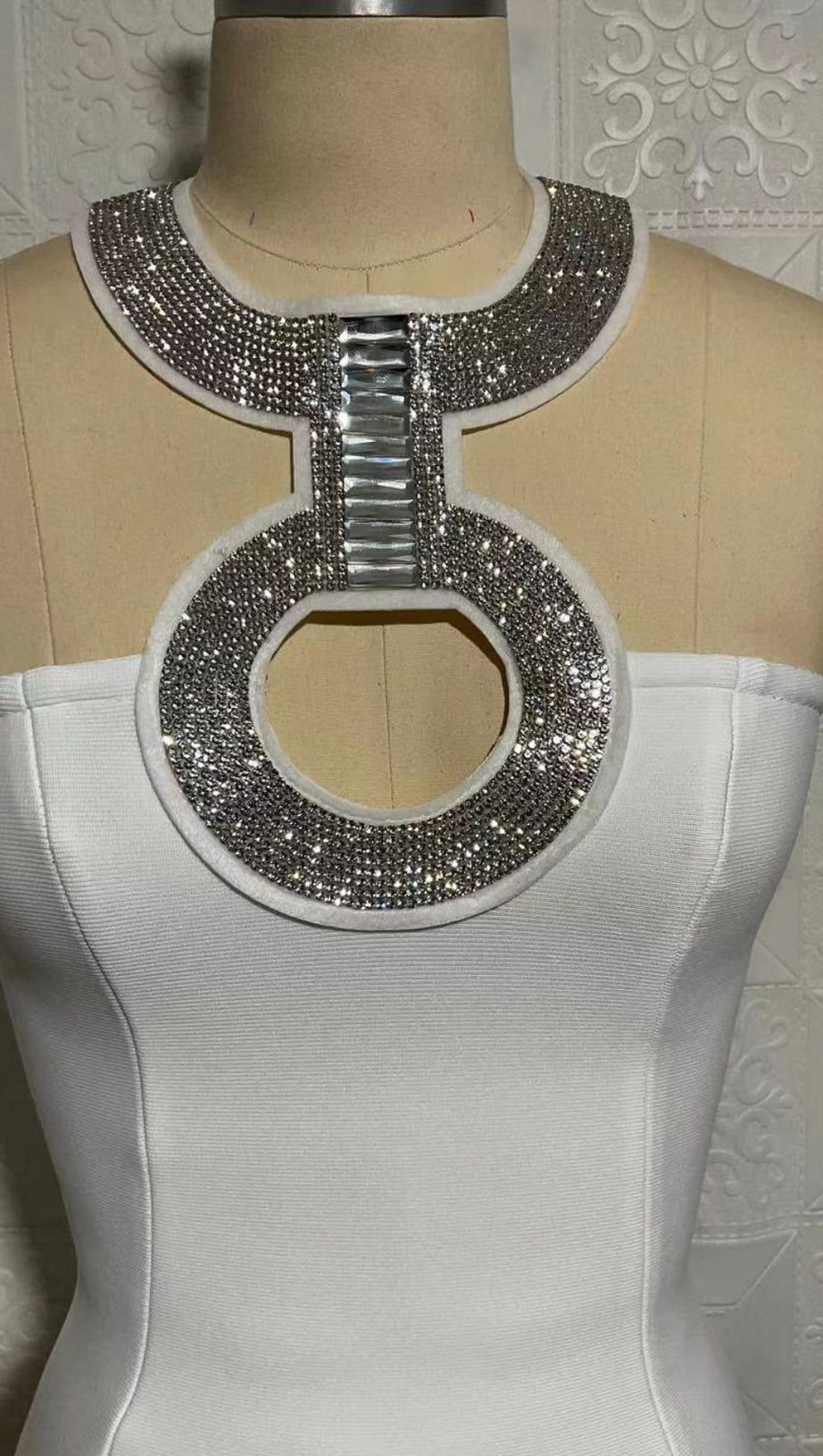 STRAPLESS MINI DRESS IN BLACK