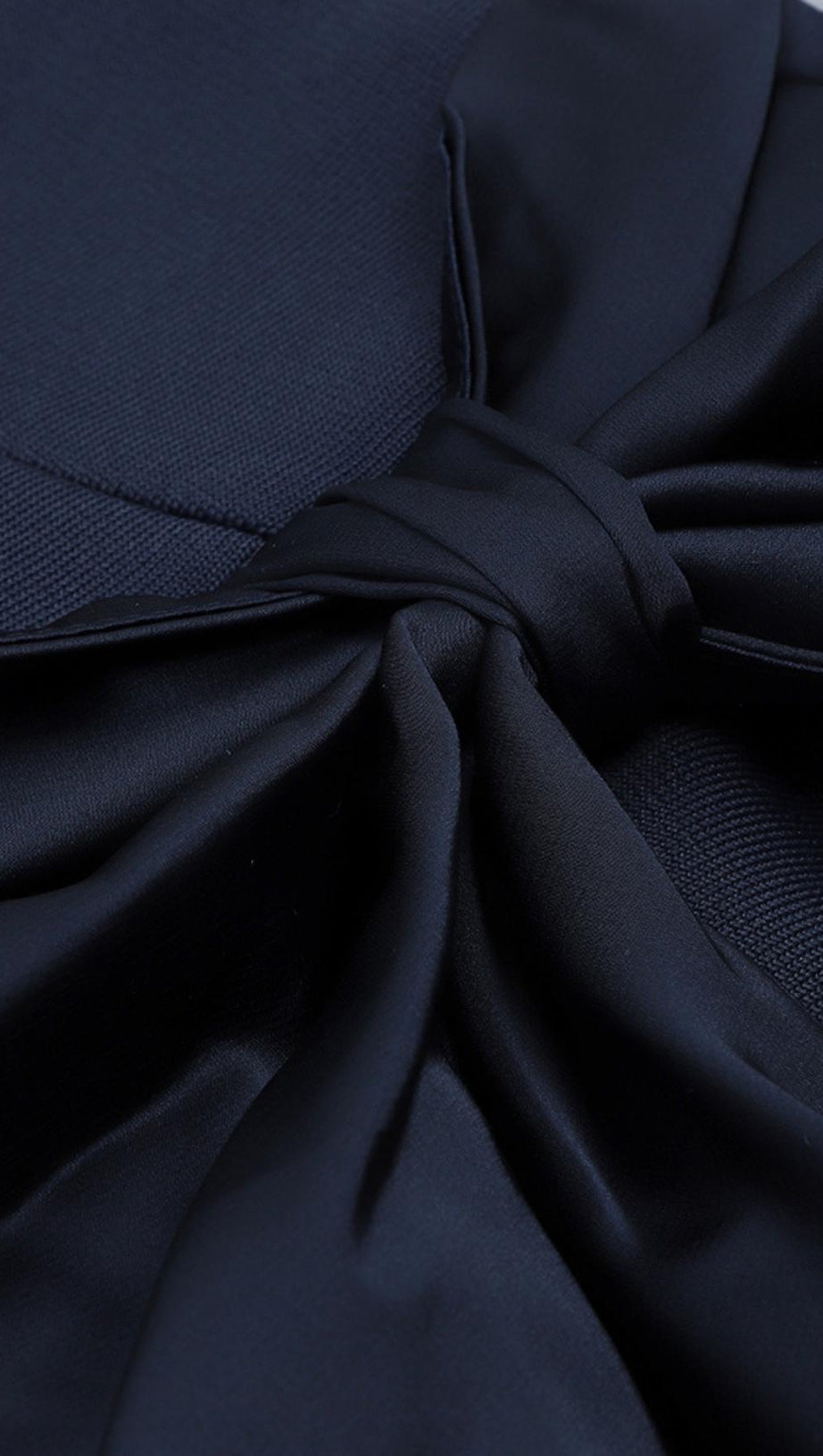 STRAPLESS MIDI DRESS IN BLUE