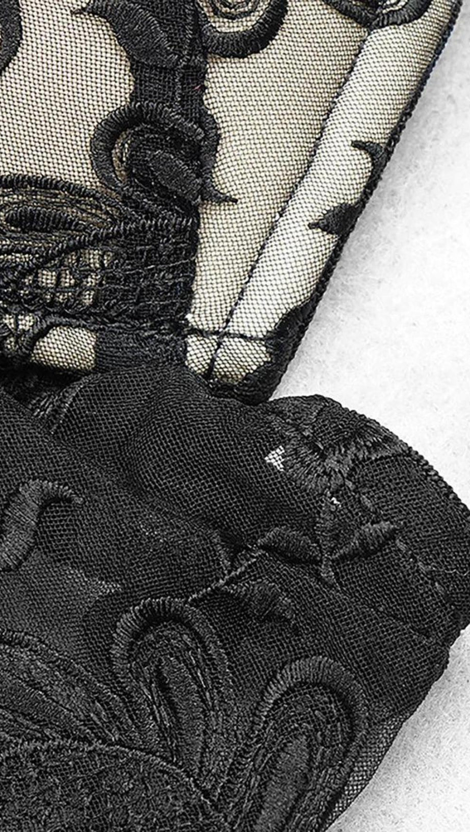 LACE BANDAGE JUMPSUIT IN BLACK