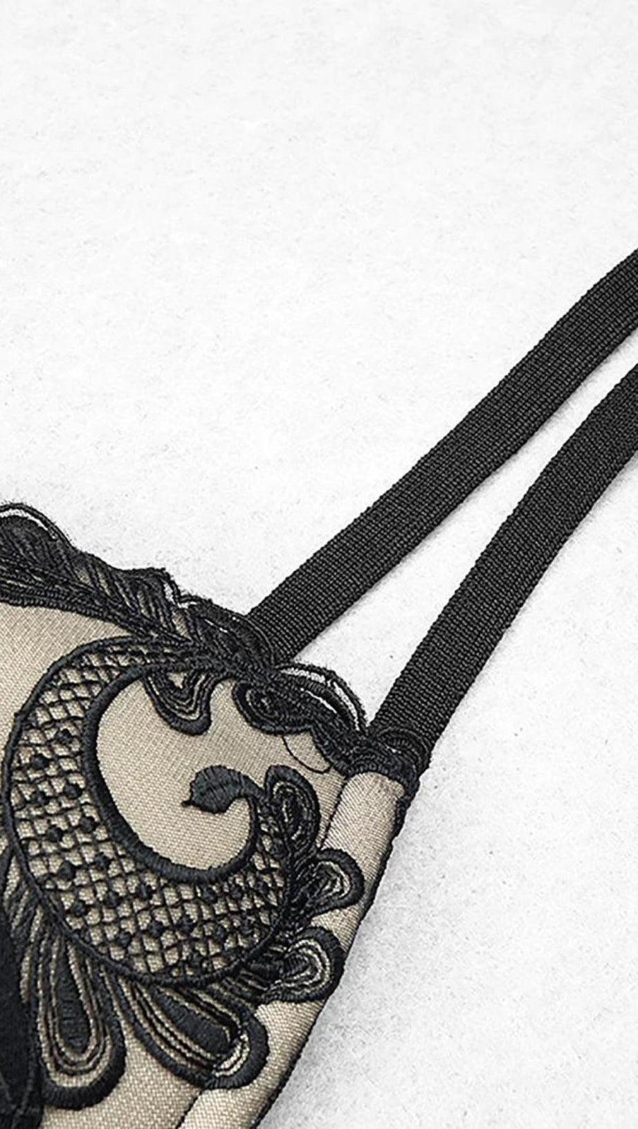 LACE BANDAGE JUMPSUIT IN BLACK