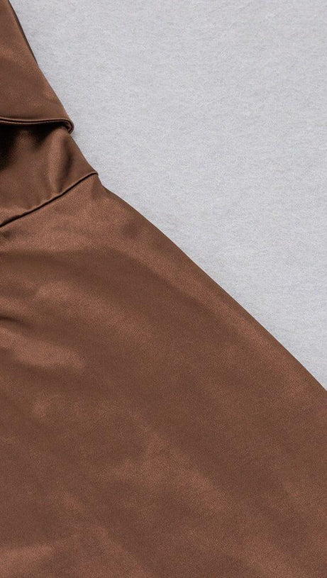 CARAMEL COLOUR STRAPLESS BACKLESS PLEATED HIP-HUGGING SILK MIDI DRESS